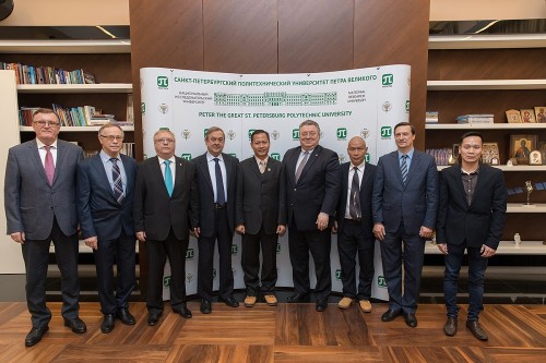 Video: Hiệu trưởng Trường ĐH Bình Dương chúc mừng SPbPU nhân dịp kỷ niệm 120 năm thành lập